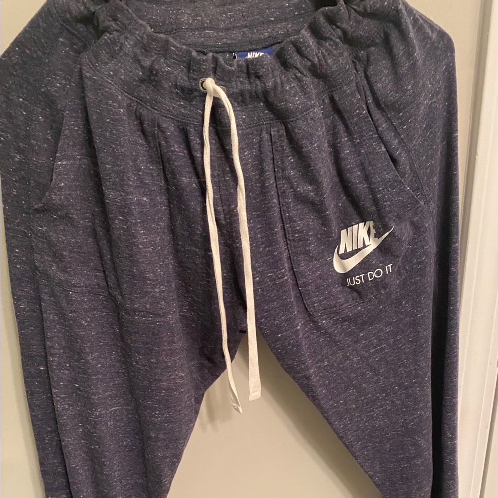 Blue cropped joggers!